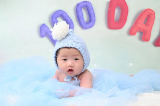 明港四个月宝宝会翻身